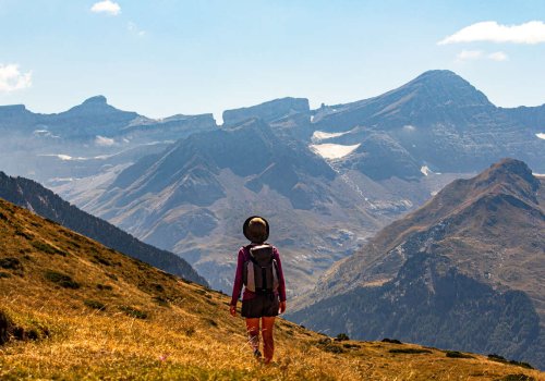 Randonnée sur les hauteurs de Gavarnie – Vue panoramique sur la brèche et le Vignemale